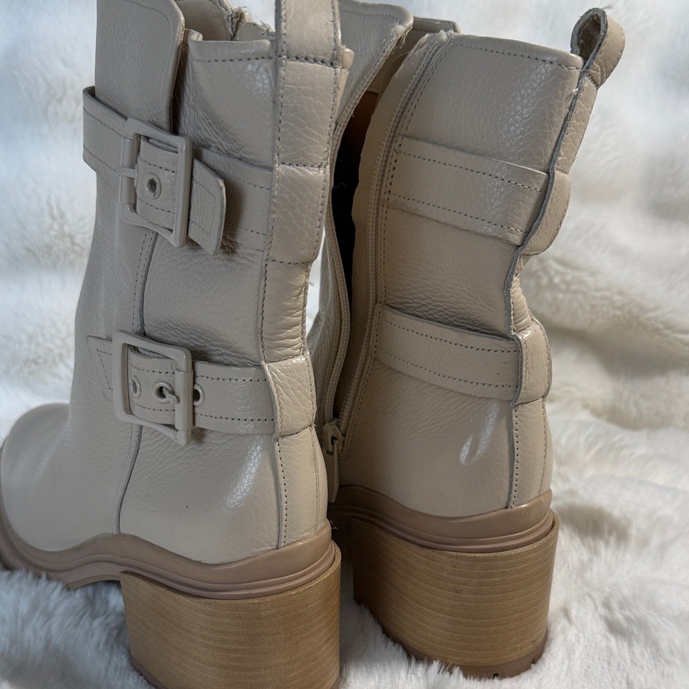 Naturalizer Cream Heeled Boots - Picture 6 of 8